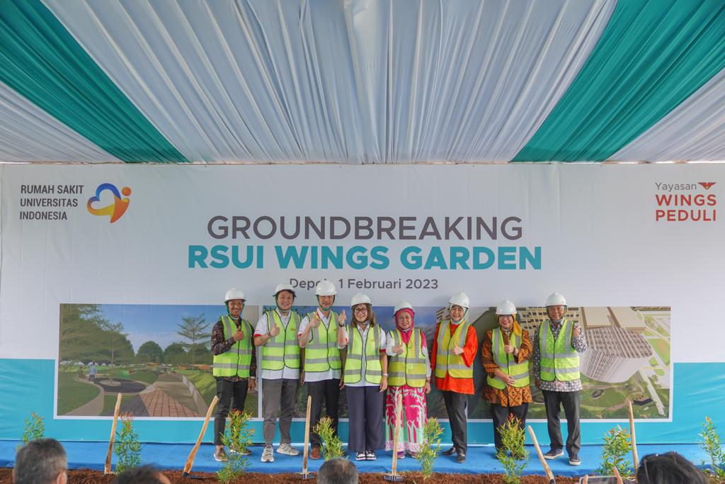 Yayasan WINGS Peduli, UI, dan RSUI Ciptakan Healing Garden sebagai Taman Penyembuhan Alami Jakarta, 06 Jan 2020 - Yayasan Wings Peduli Kasih meringankan beban para pengungsi korban banjir Jabodetabek yang terjadi pada awal tahun 2020