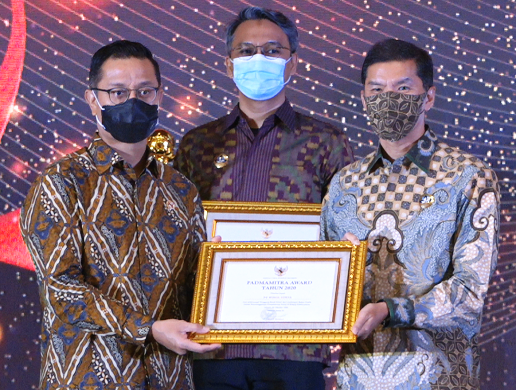 Jakarta, 06 Jan 2020 - Yayasan Wings Peduli Kasih meringankan beban para pengungsi korban banjir Jabodetabek yang terjadi pada awal tahun 2020