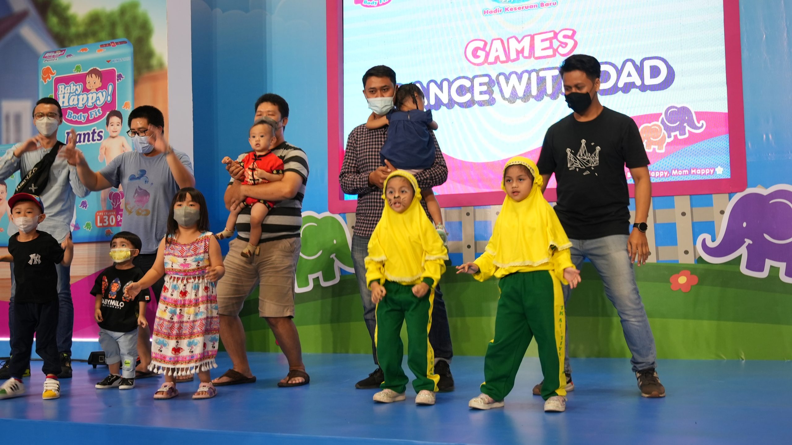 Jakarta, 06 Jan 2020 - Yayasan Wings Peduli Kasih meringankan beban para pengungsi korban banjir Jabodetabek yang terjadi pada awal tahun 2020