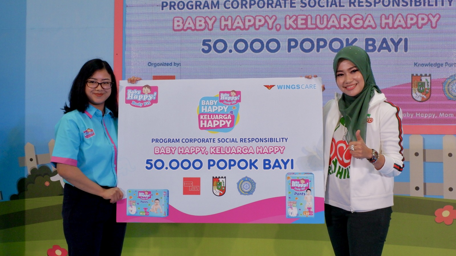 Jakarta, 06 Jan 2020 - Yayasan Wings Peduli Kasih meringankan beban para pengungsi korban banjir Jabodetabek yang terjadi pada awal tahun 2020