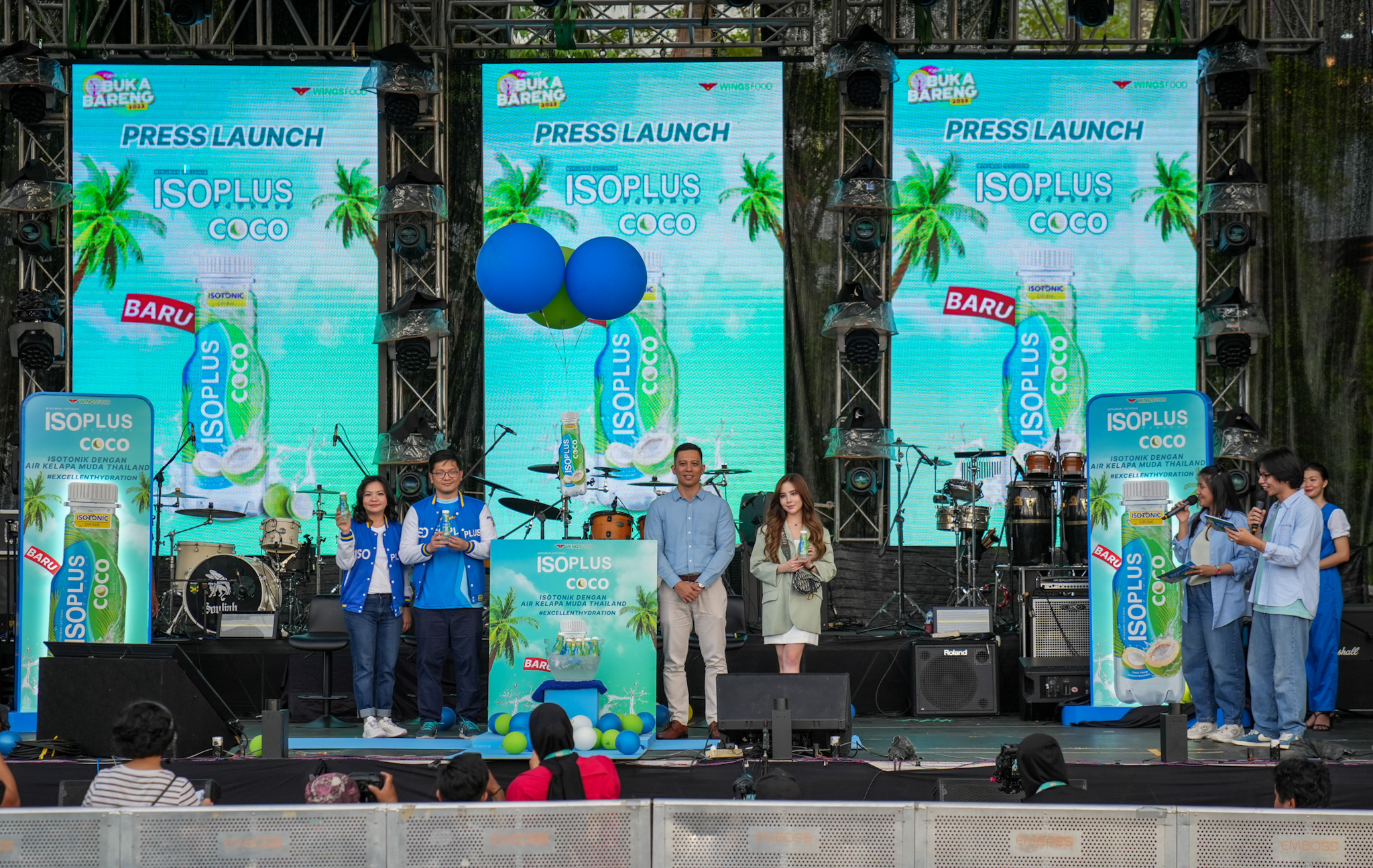 Jakarta, 06 Jan 2020 - Yayasan Wings Peduli Kasih meringankan beban para pengungsi korban banjir Jabodetabek yang terjadi pada awal tahun 2020
