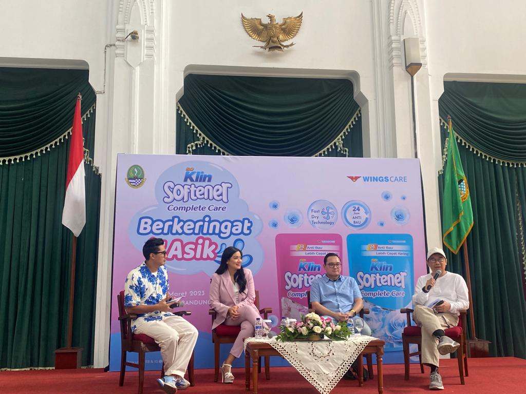 Talkshow edukasi kesehatan anak bersama Dokter Spesialis Anak dr. Rodman Tarigan, Sp.A (K) soal pentingnya beraktivitas di luar ruangan Jakarta, 06 Jan 2020 - Yayasan Wings Peduli Kasih meringankan beban para pengungsi korban banjir Jabodetabek yang terjadi pada awal tahun 2020